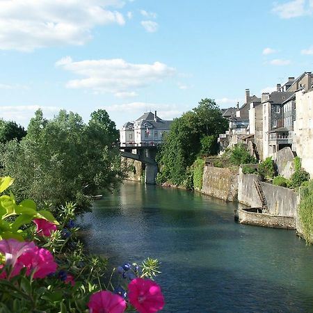 Couett'Hotel Oloron Sainte Marie Bagian luar foto