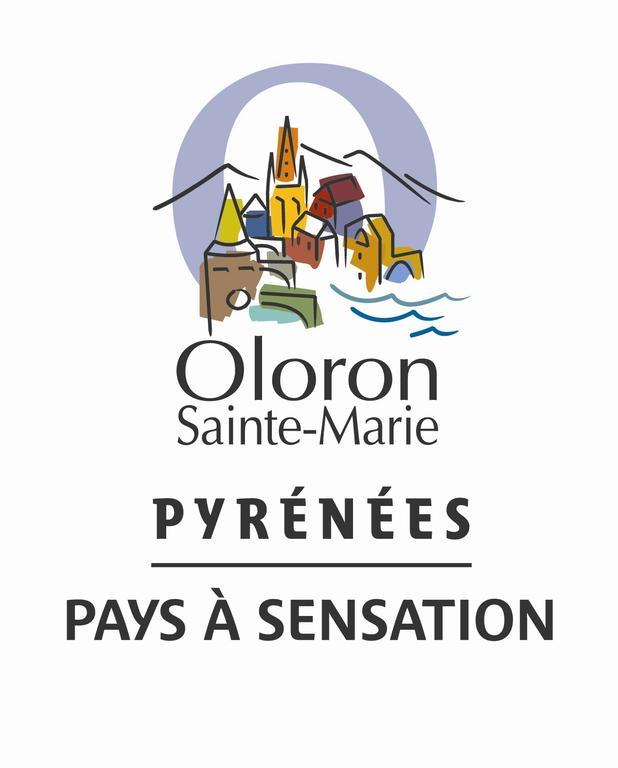 Couett'Hotel Oloron Sainte Marie Bagian luar foto