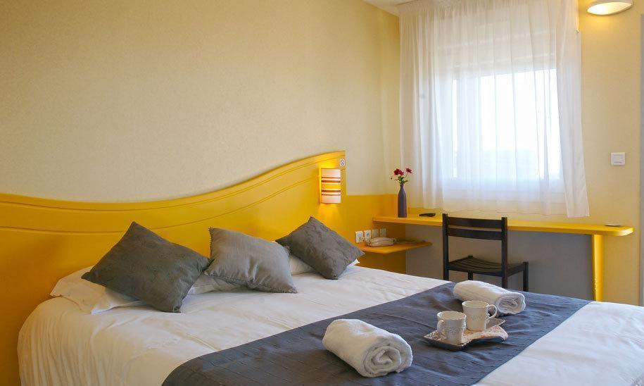 Couett'Hotel Oloron Sainte Marie Bagian luar foto