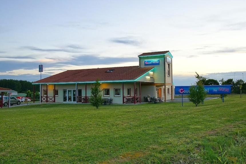 Couett'Hotel Oloron Sainte Marie Bagian luar foto