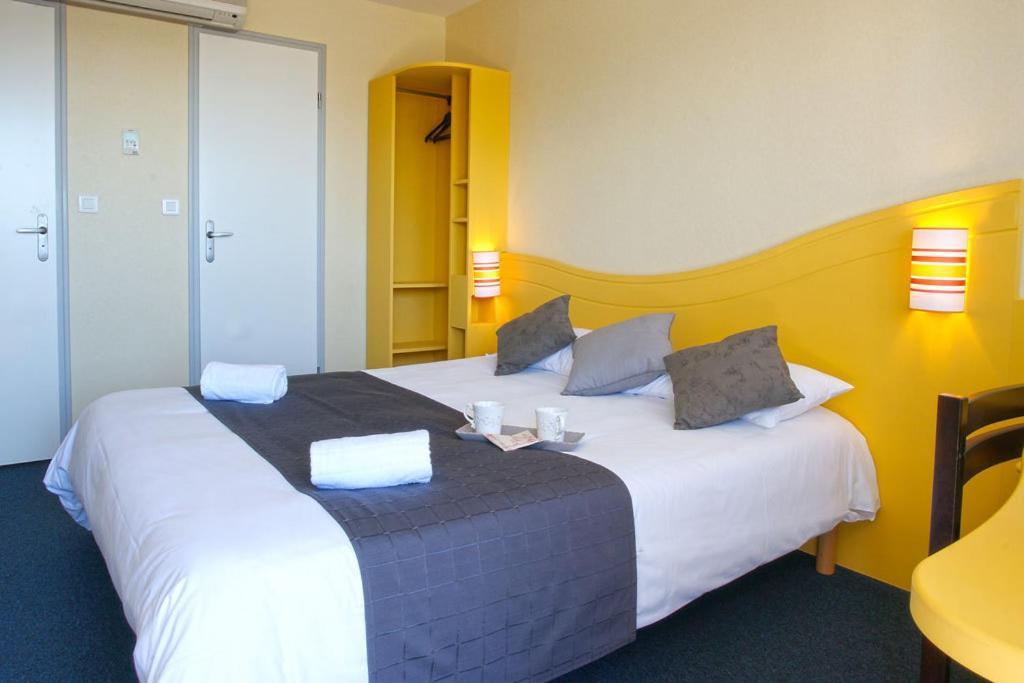 Couett'Hotel Oloron Sainte Marie Bagian luar foto