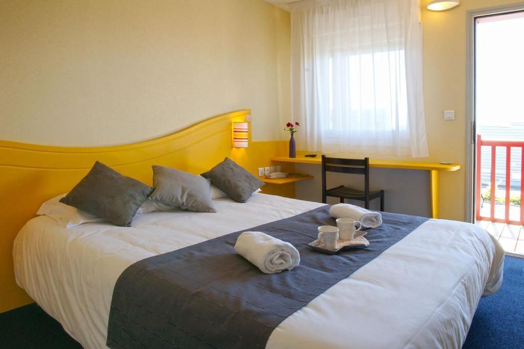 Couett'Hotel Oloron Sainte Marie Bagian luar foto