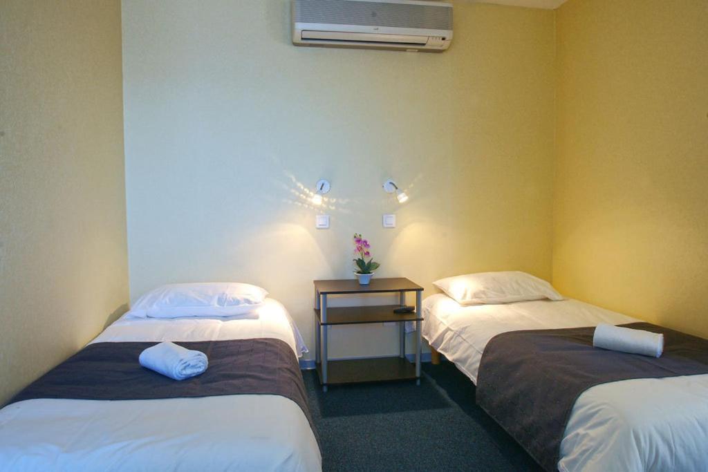 Couett'Hotel Oloron Sainte Marie Bagian luar foto