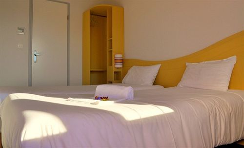 Couett'Hotel Oloron Sainte Marie Bagian luar foto