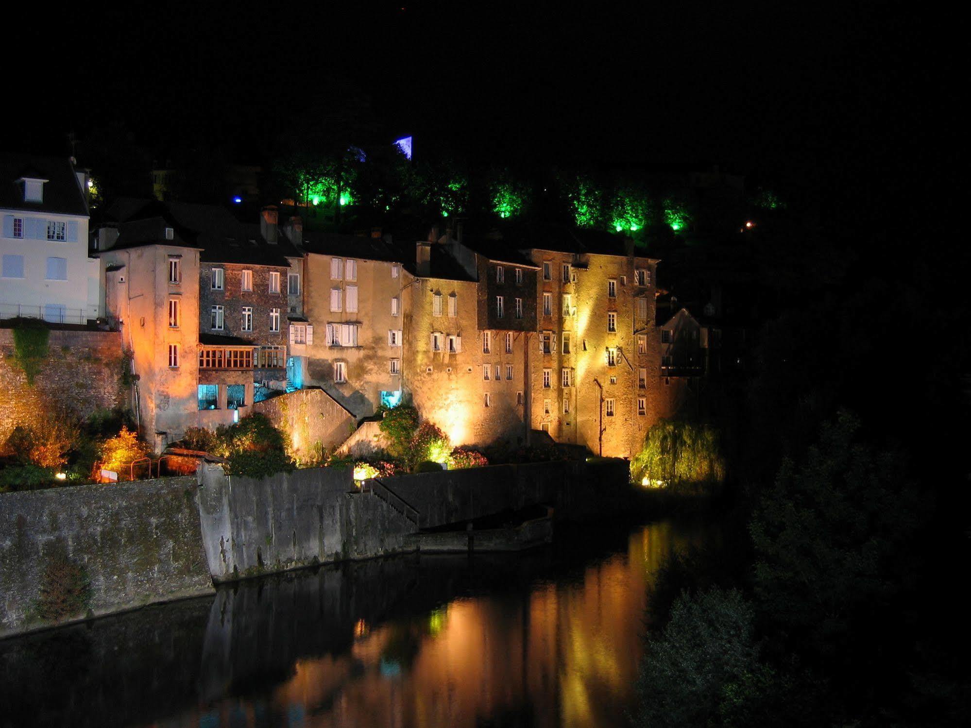 Couett'Hotel Oloron Sainte Marie Bagian luar foto